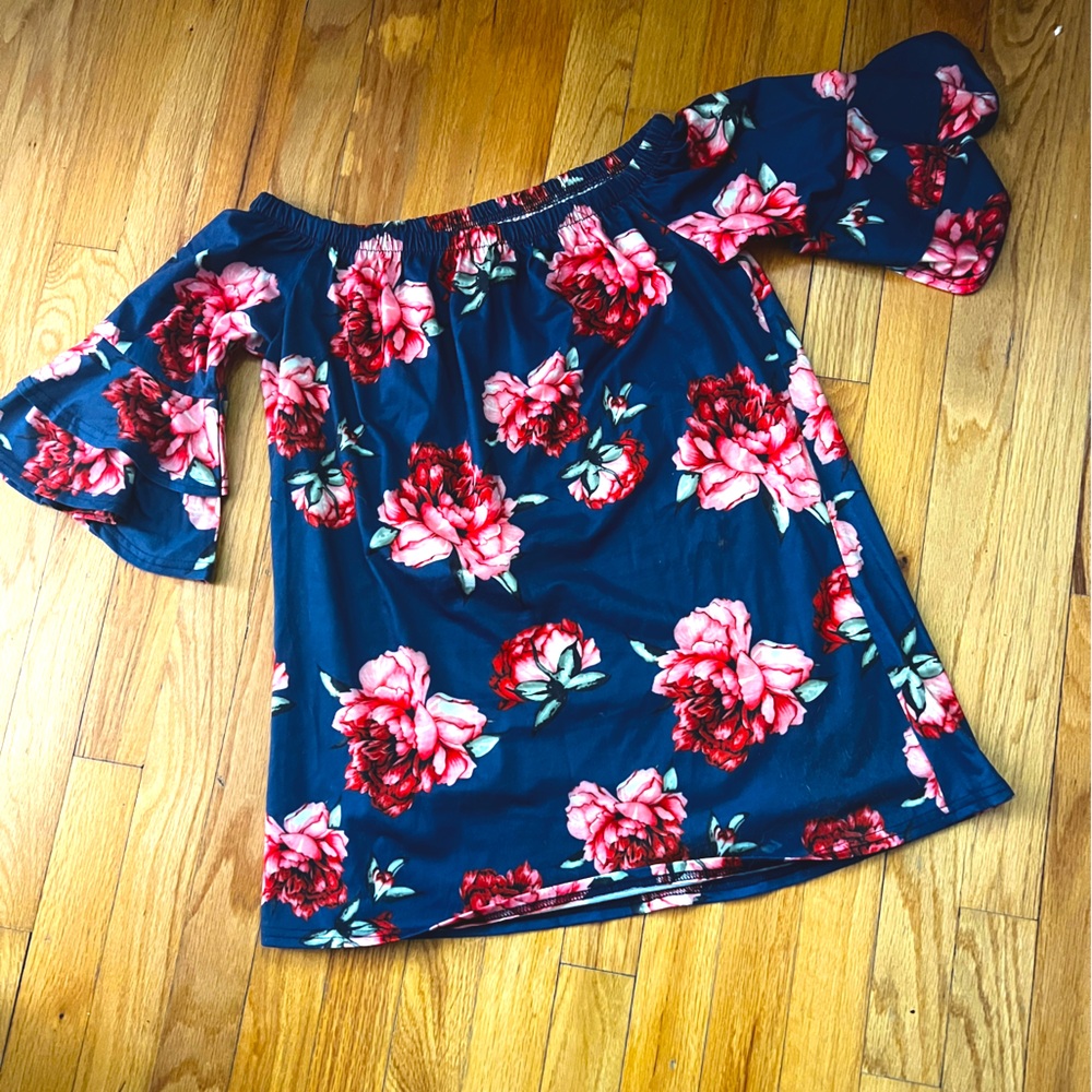 Off the Shoulder Rose Floral Flutter Sleeve Top